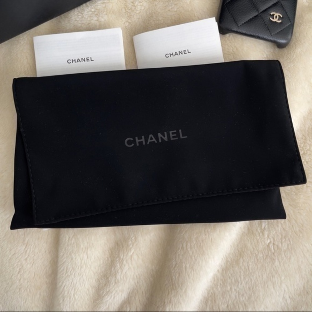 CHANEL Quilted Caviar Leather iPhone Case - Picture 9 of 9